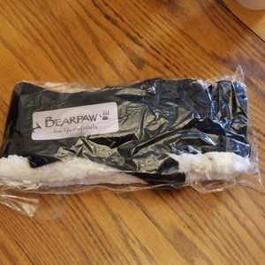 NWT BearPaw  Gloves and Sherpa lined Headband